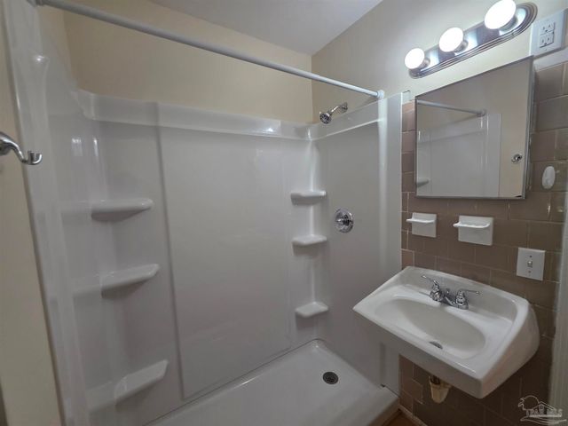 35 Kennington Dr, Pensacola, FL 32507