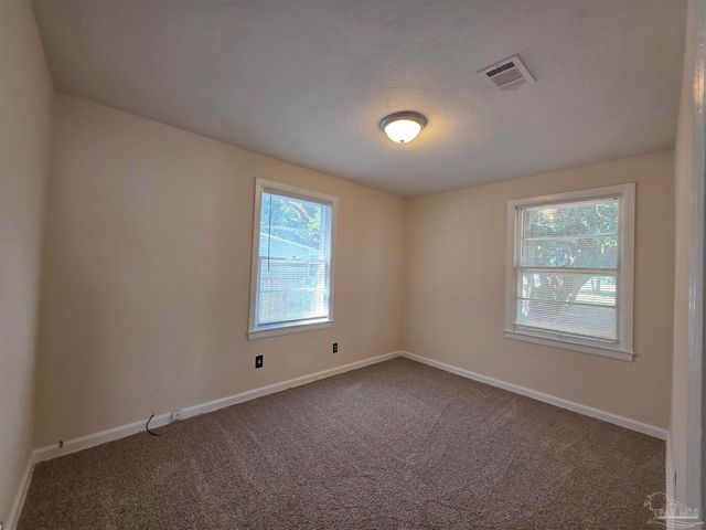35 Kennington Dr, Pensacola, FL 32507