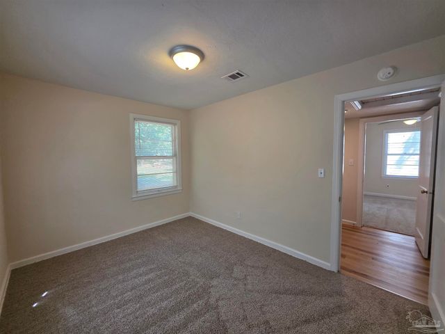 35 Kennington Dr, Pensacola, FL 32507