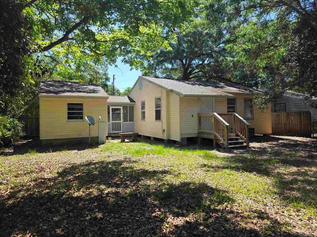 35 Kennington Dr, Pensacola, FL 32507
