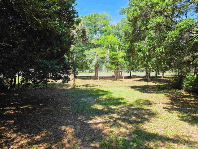 35 Kennington Dr, Pensacola, FL 32507