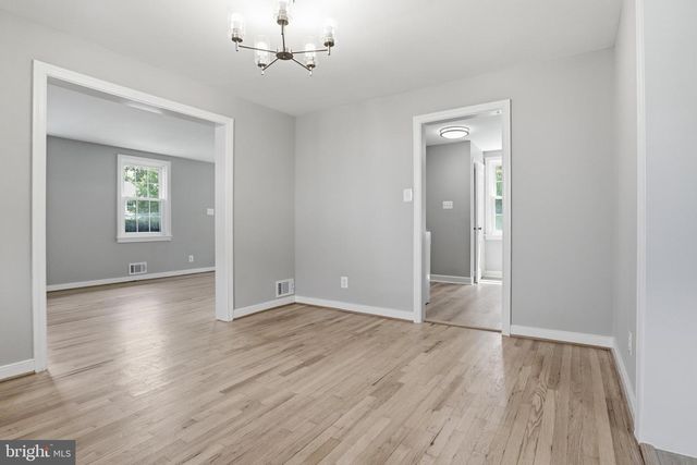 934 N LONGFELLOW ST, Arlington, VA 22205