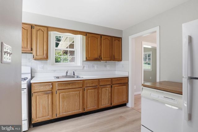 934 N LONGFELLOW ST, Arlington, VA 22205