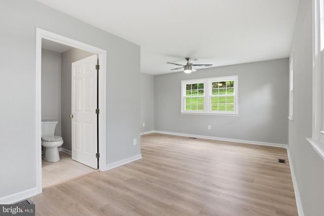 934 N LONGFELLOW ST, Arlington, VA 22205