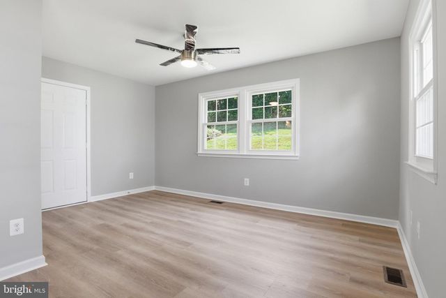 934 N LONGFELLOW ST, Arlington, VA 22205