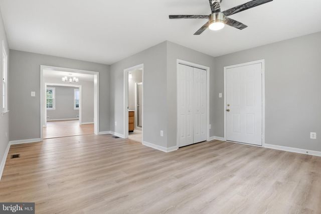 934 N LONGFELLOW ST, Arlington, VA 22205