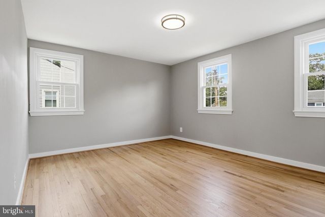 934 N LONGFELLOW ST, Arlington, VA 22205