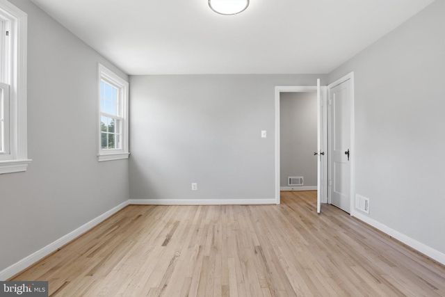 934 N LONGFELLOW ST, Arlington, VA 22205