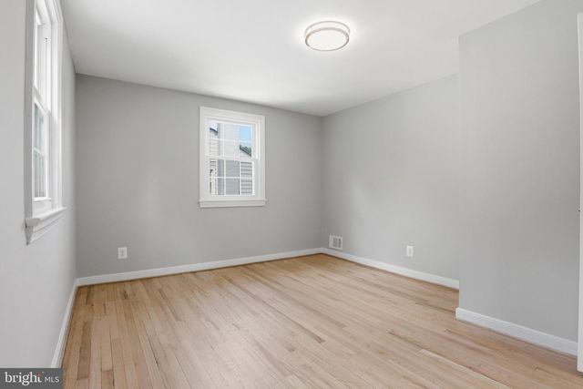 934 N LONGFELLOW ST, Arlington, VA 22205