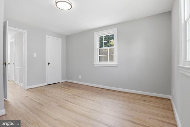 934 N LONGFELLOW ST, Arlington, VA 22205