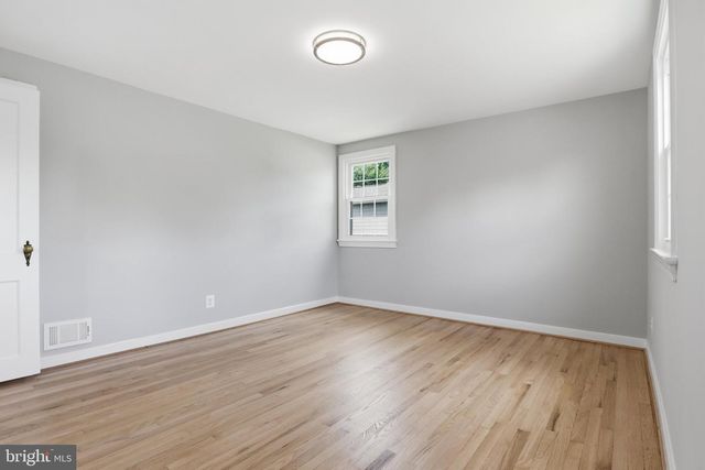 934 N LONGFELLOW ST, Arlington, VA 22205
