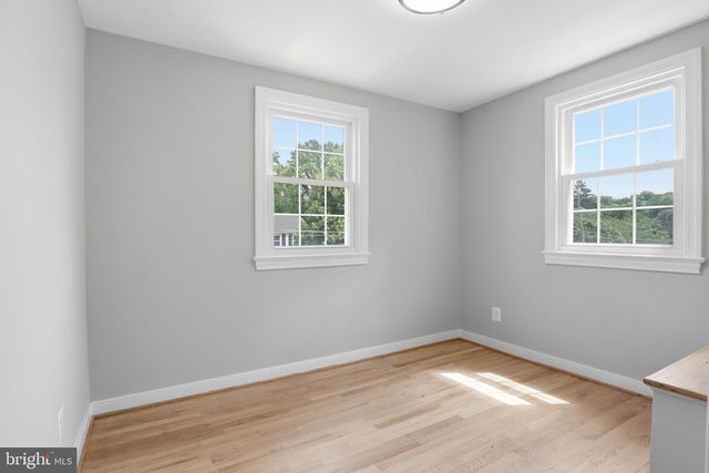 934 N LONGFELLOW ST, Arlington, VA 22205
