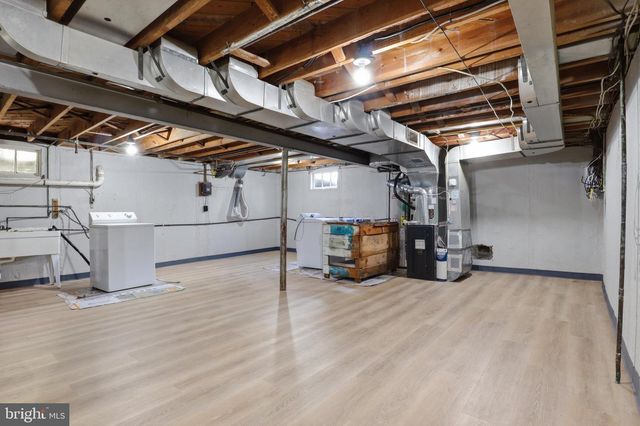 934 N LONGFELLOW ST, Arlington, VA 22205