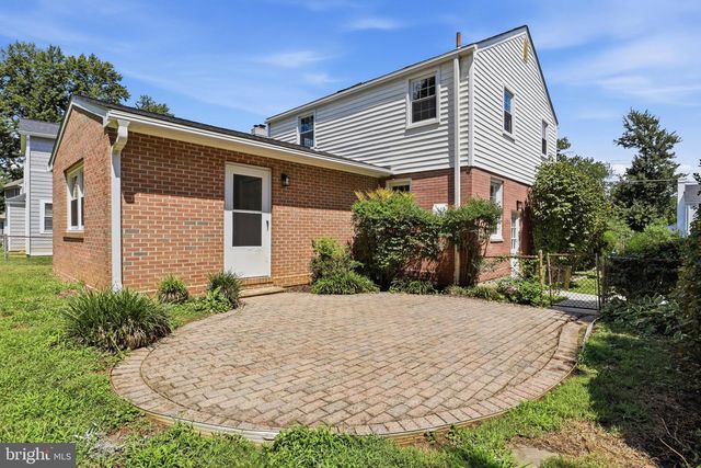 934 N LONGFELLOW ST, Arlington, VA 22205