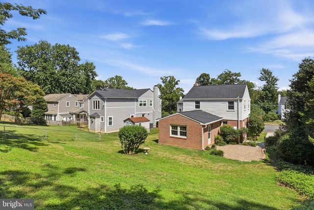 934 N LONGFELLOW ST, Arlington, VA 22205