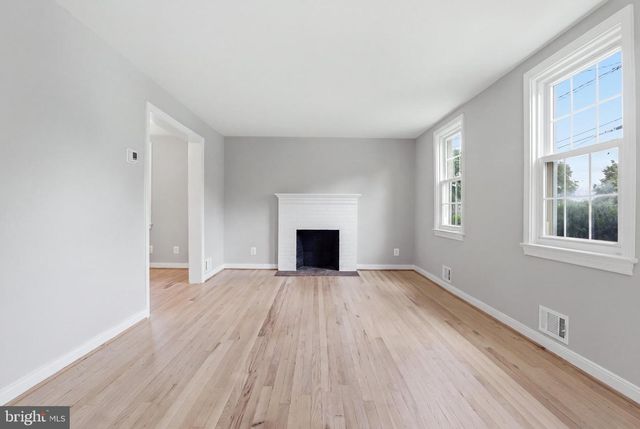 934 N LONGFELLOW ST, Arlington, VA 22205