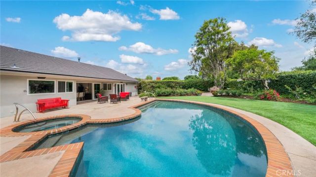 27002 Rocking Horse, Laguna Hills, CA 92653