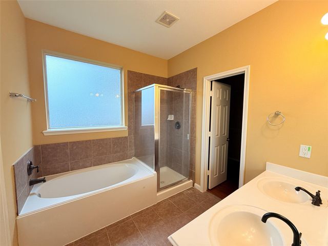 3707 Canterbury Park Drive, Pearland, TX 77584