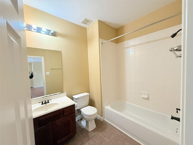 3707 Canterbury Park Drive, Pearland, TX 77584