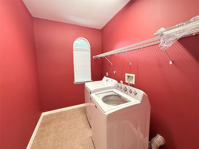 3707 Canterbury Park Drive, Pearland, TX 77584