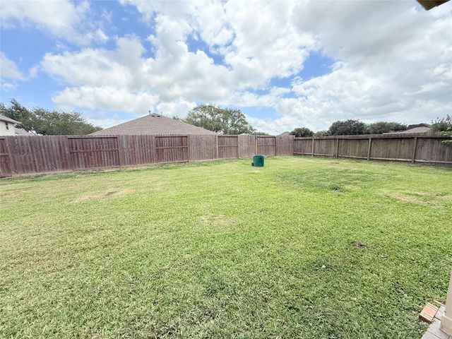 3707 Canterbury Park Drive, Pearland, TX 77584