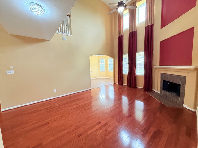 3707 Canterbury Park Drive, Pearland, TX 77584