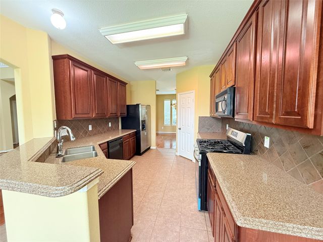 3707 Canterbury Park Drive, Pearland, TX 77584