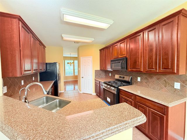 3707 Canterbury Park Drive, Pearland, TX 77584