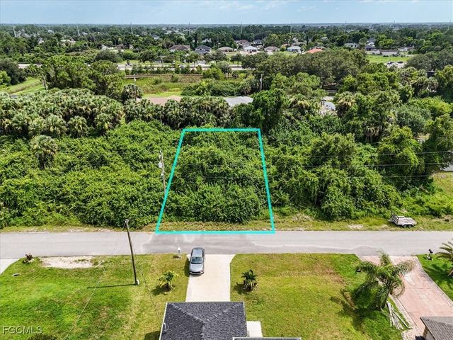 3707 6th ST W, Lehigh Acres, FL 33971