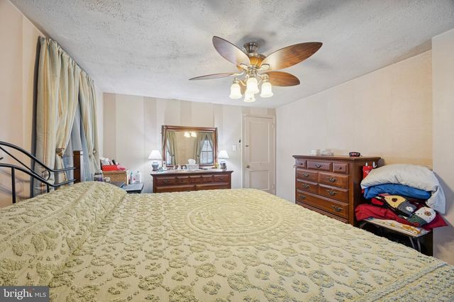 176 CRUM CREEK DR, Woodlyn, PA 19094