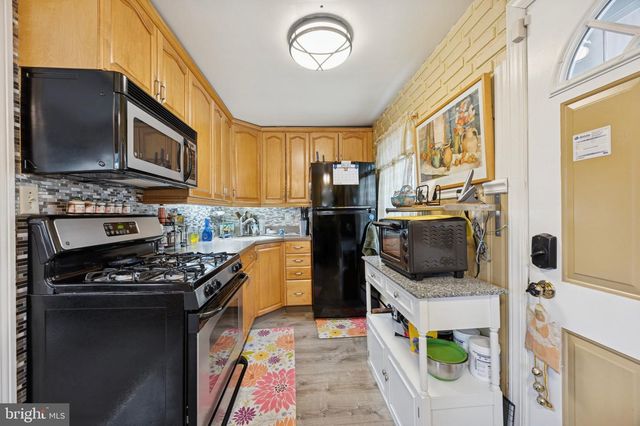 176 CRUM CREEK DR, Woodlyn, PA 19094