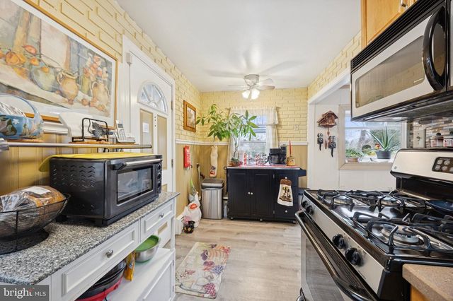 176 CRUM CREEK DR, Woodlyn, PA 19094