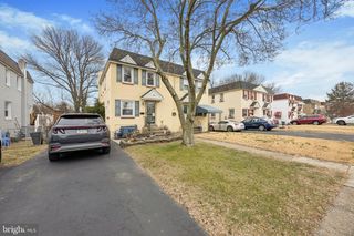 176 CRUM CREEK DR, Woodlyn, PA 19094