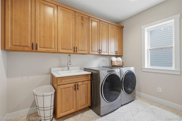 509 Concord Pines Drive, Ann Arbor, MI 48105