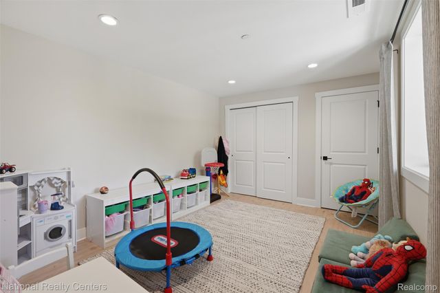 509 Concord Pines Drive, Ann Arbor, MI 48105