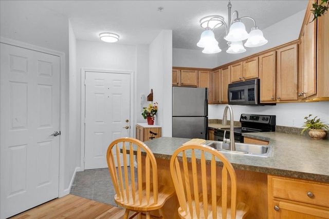 10 Kellogg Rd Ste 114, Essex, VT 05452