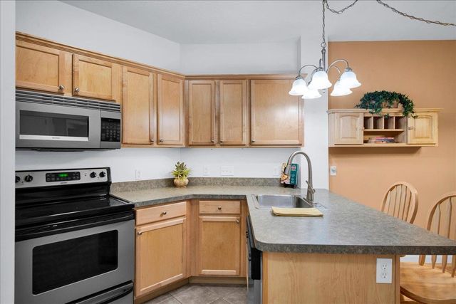 10 Kellogg Rd Ste 114, Essex, VT 05452
