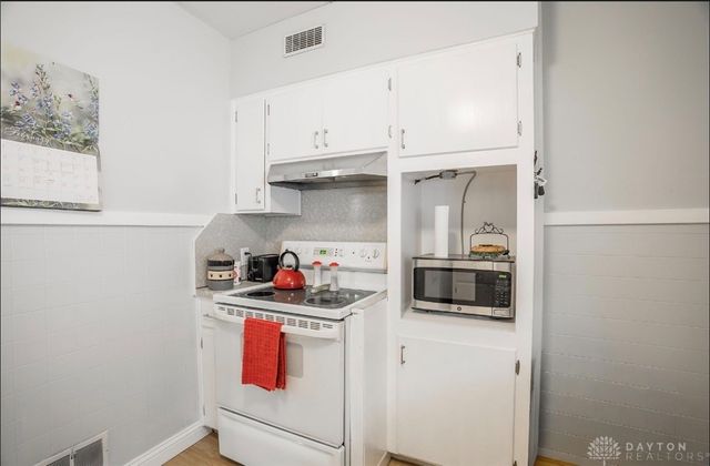 1821 S Smithville Road, Dayton, OH 45420