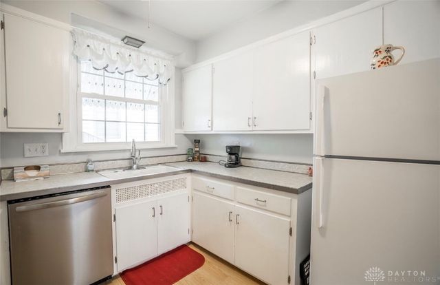 1821 S Smithville Road, Dayton, OH 45420