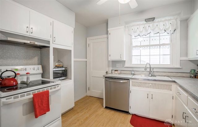 1821 S Smithville Road, Dayton, OH 45420