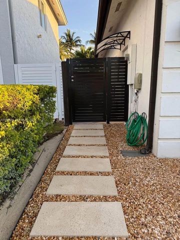 16164 SW 143rd Ln 1, Miami, FL 33196