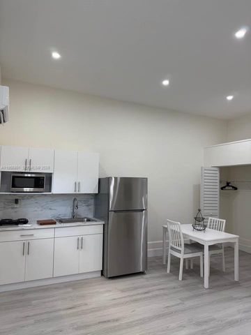 16164 SW 143rd Ln 1, Miami, FL 33196