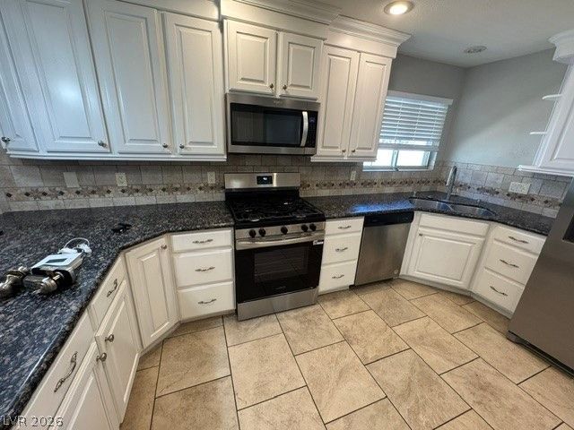 2431 La Casa Drive, Henderson, NV 89014