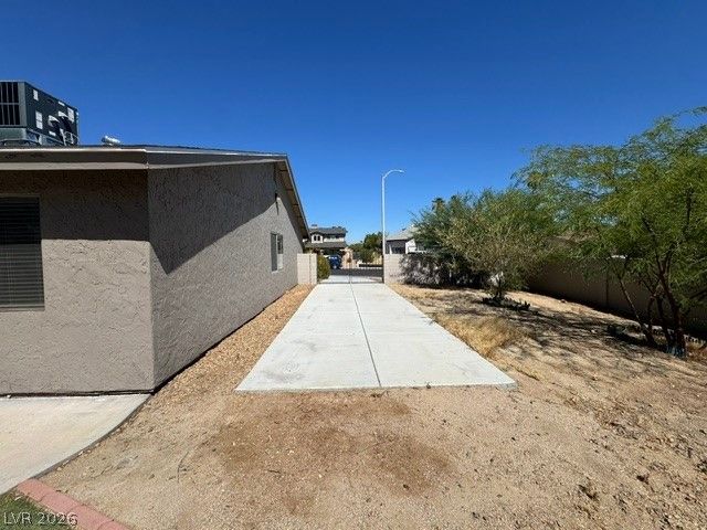 2431 La Casa Drive, Henderson, NV 89014