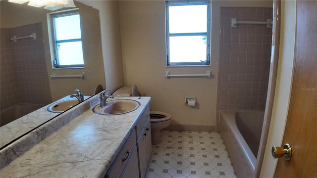 5026 N SOCRUM LOOP ROAD, Lakeland, FL 33809