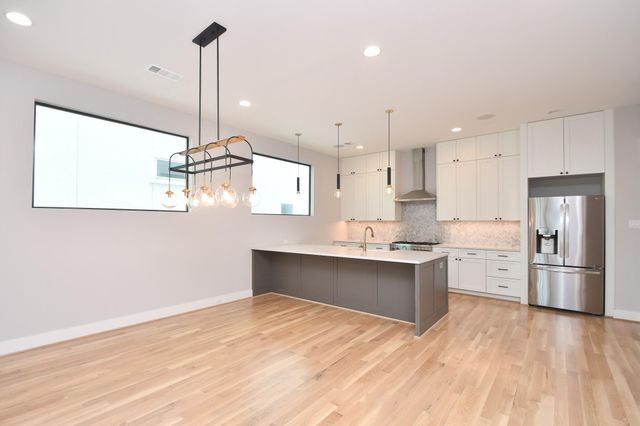 818 Knox Street, Houston, TX 77007