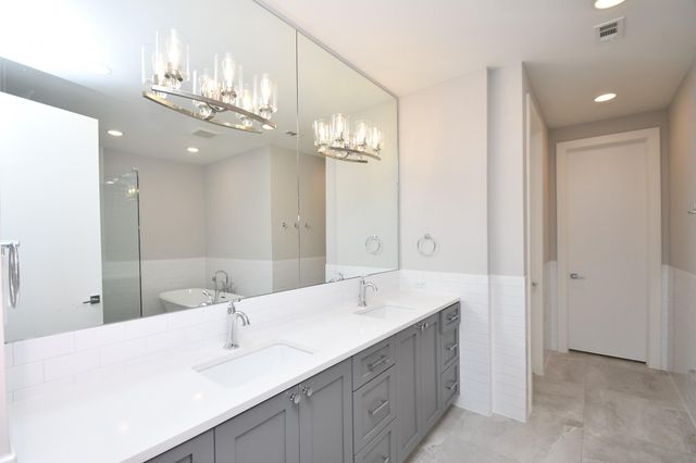 818 Knox Street, Houston, TX 77007