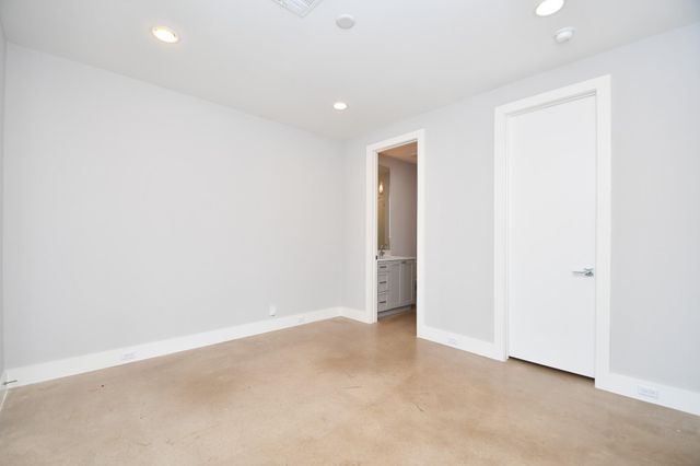 818 Knox Street, Houston, TX 77007