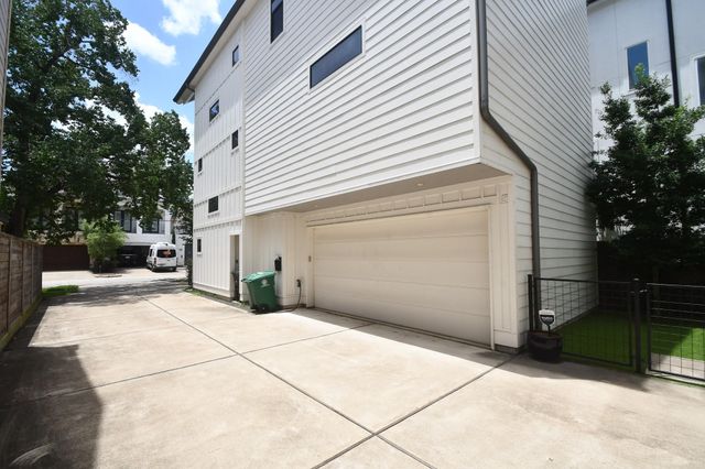 818 Knox Street, Houston, TX 77007