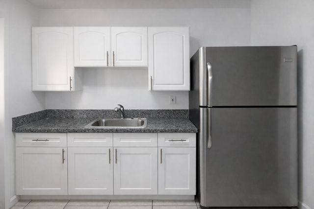 1329 NE 17th Avenue 3, Fort Lauderdale, FL 33304